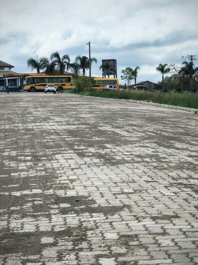Ernestina conclui pavimentação de mais duas ruas e melhora acesso à Escola Educarte e ao conjunto habitacional