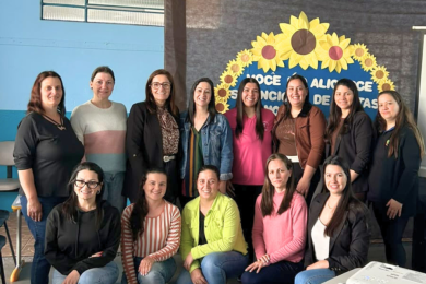 ProLEEI reúne educadores e apresenta práticas de leitura e escrita em Ernestina
