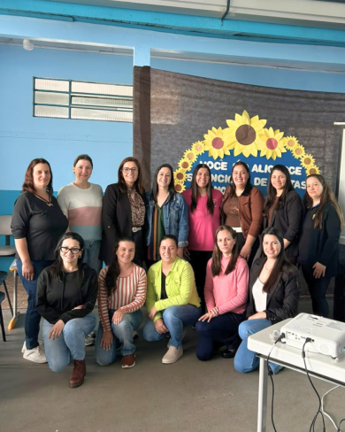 ProLEEI reúne educadores e apresenta práticas de leitura e escrita em Ernestina
